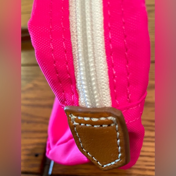 EUC Boulevard Leather Goods wristlet,hot pink nylon bag, w/leather strap, - Picture 9 of 11